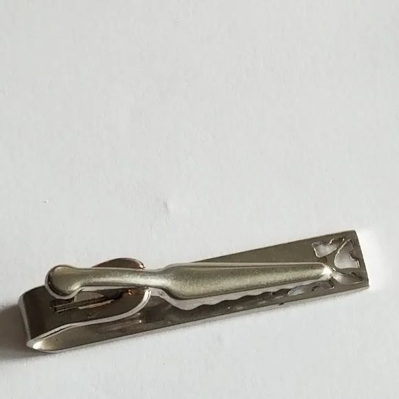 Relisted - vintage tie clip Silver tone metal tie bar mens jewelry cutout - Picture 8 of 8